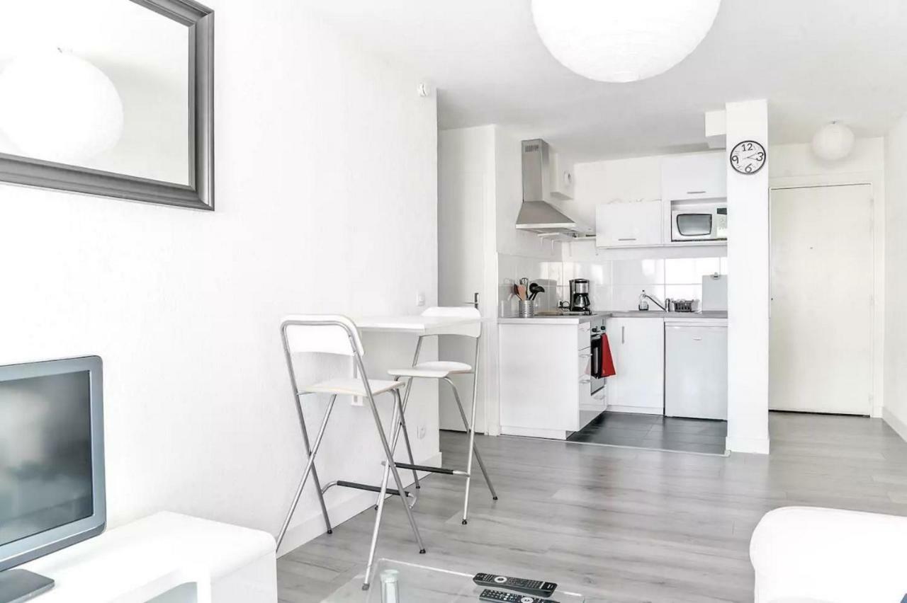 Appartements Du Leman - Proches Geneve - Parkings Prives Gratuits Annemasse Exterior foto